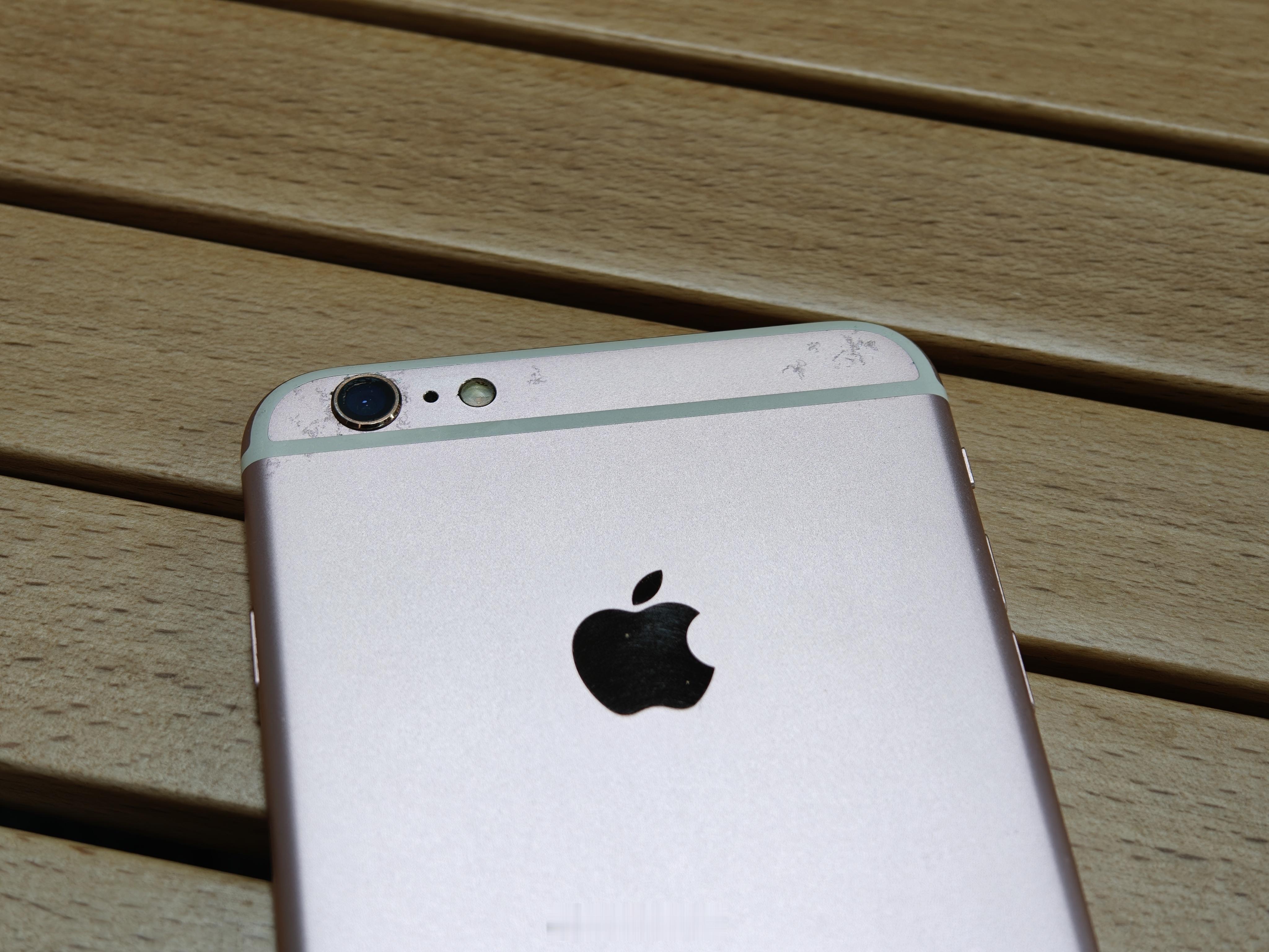 当年苹果为了解决机身强度问题，iPhone6s换了7000系铝合金。手机确实不
