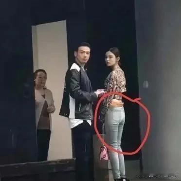 因为一条破洞裤就被骂臀肥大，下半身走样！这也太苛刻了吧？臀围稍显丰满被骂“下半身
