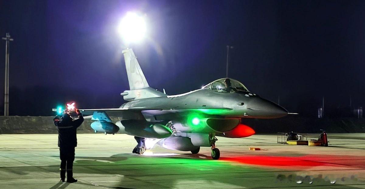 ✈️🇧🇬🇺🇸保加利亚接收与洛克希德·马丁公司首份合同项下全部F-16战