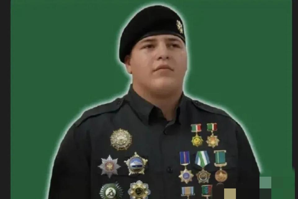 俄罗斯消息称卡德罗夫之子亚当发生车祸，伤势严重，情况未卜。亚当是卡德罗夫最喜