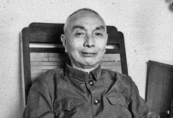 老蒋到死都想不明白，最大卧底不是被枪决的吴石，而是整天和他一起开会，他最信任的自