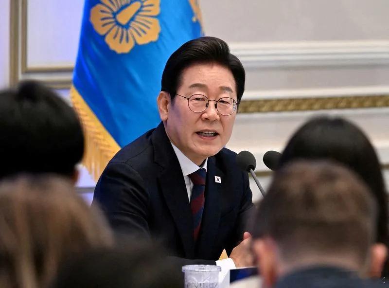 【韩国总统李在明会见特朗普，军队费用和中国问题成为焦点】华盛顿/首尔（路透社）