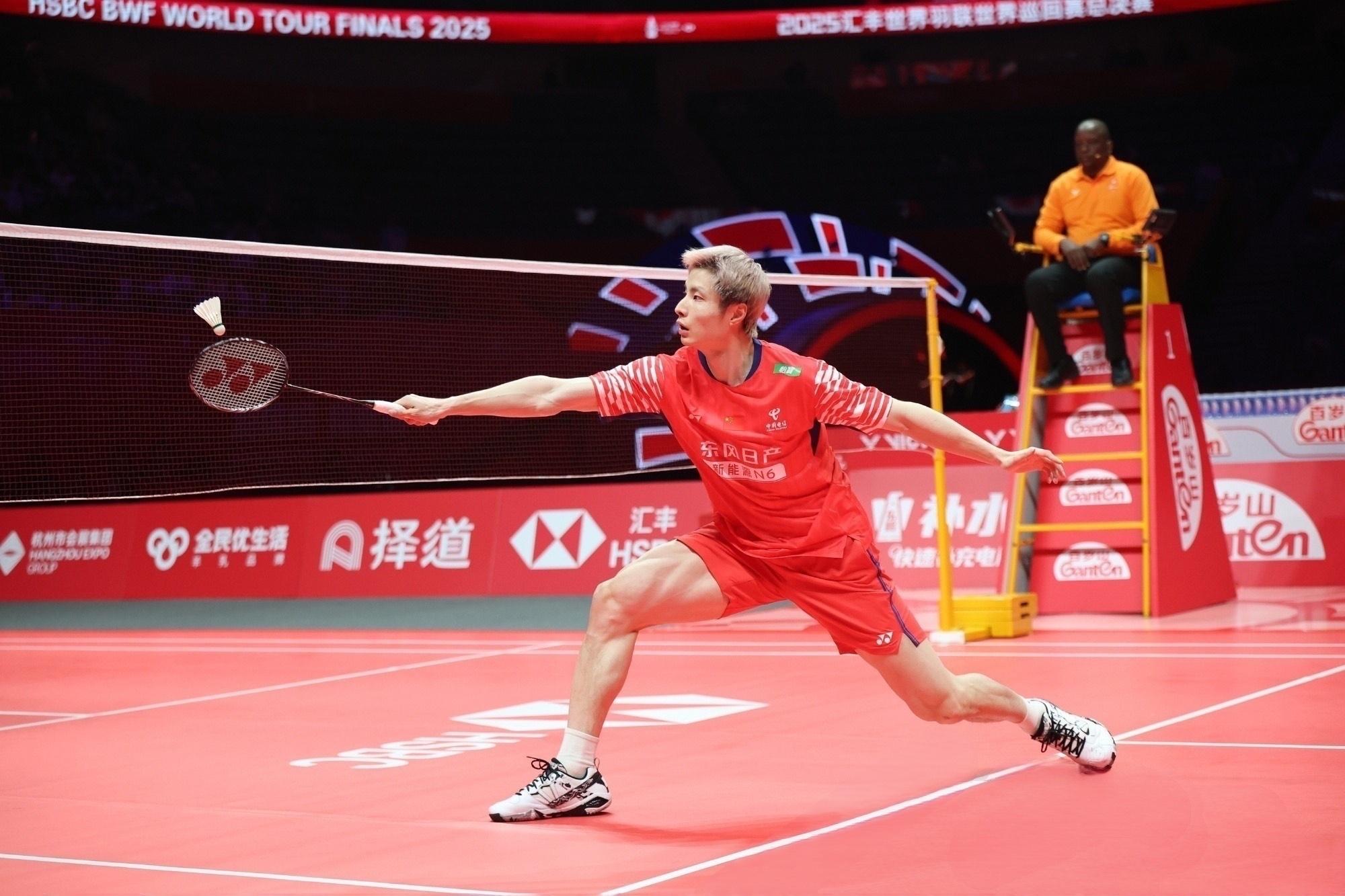 力争卫冕! 石宇奇2-0昆拉武特, 连续三年晋级总决赛决赛