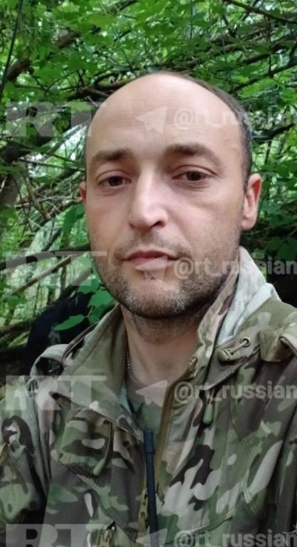 俄军1个士兵就杀穿两条街，震撼俄军前线司令部！俄军一名士兵，河里摸爬12公里，躲