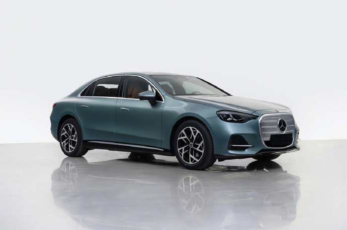 【北京奔驰 C 350 L 纯电长轴距版车型申报：163kW + 30...