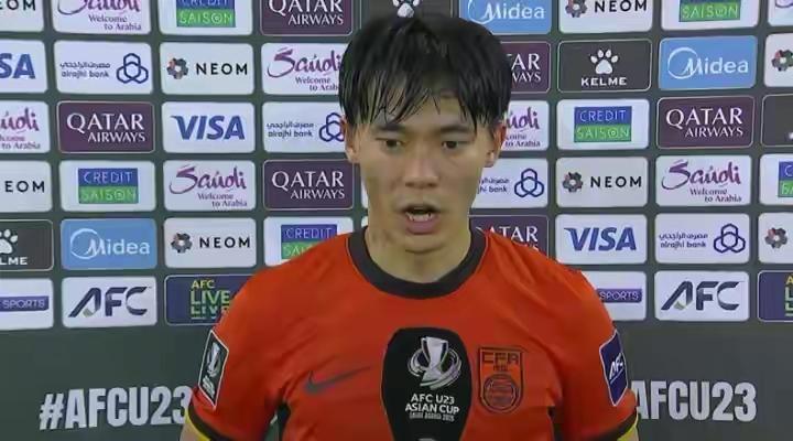 蓉城胡荷韬不是只有防守！他的左路进攻也踢得不错，缺少的是最后一步也是最关键的一步