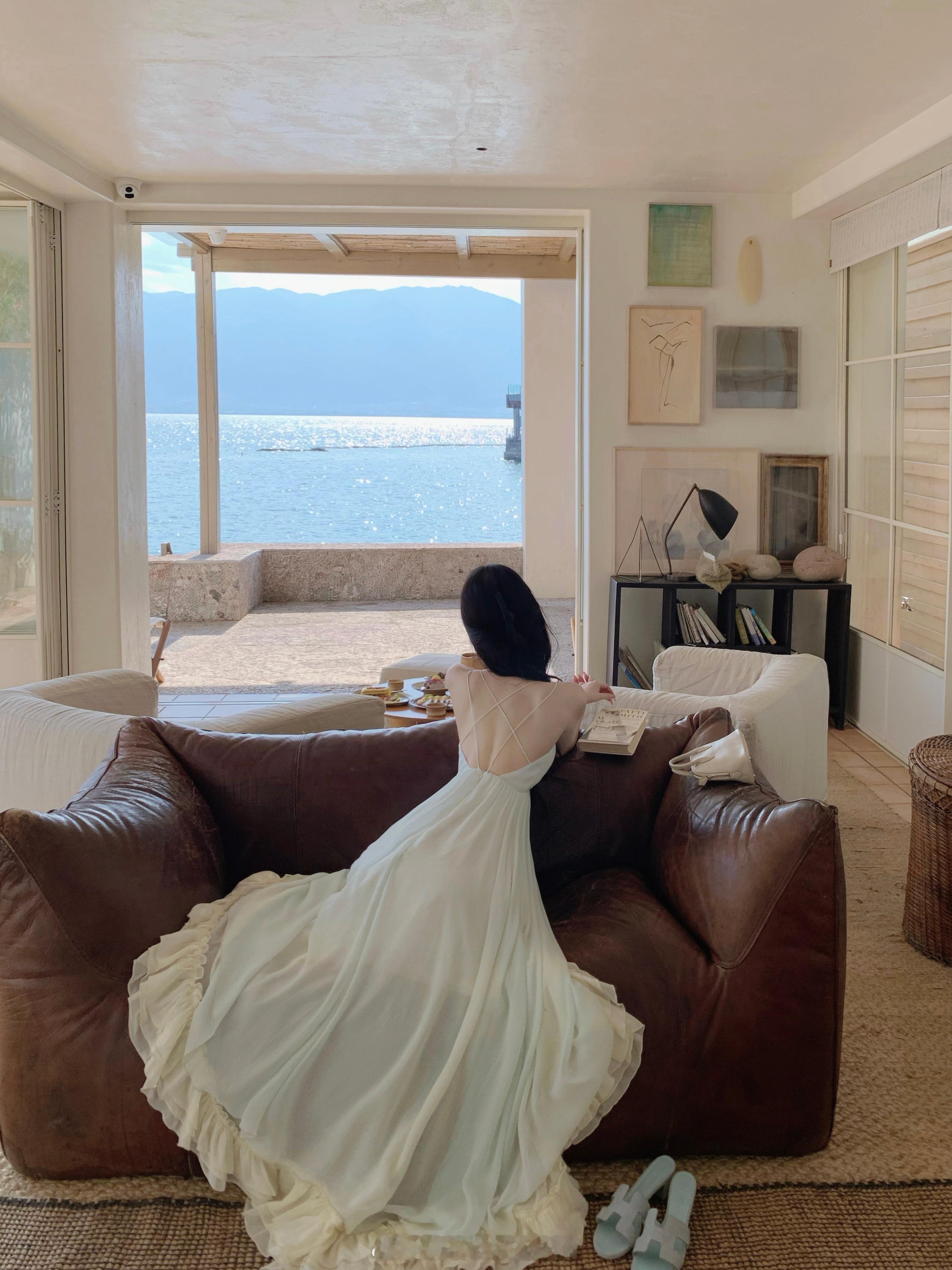 夏日海岛出片思路🙌🏻露背➕大裙摆➕浅浅的薄荷绿不太适合日常穿~但是看到这条裙