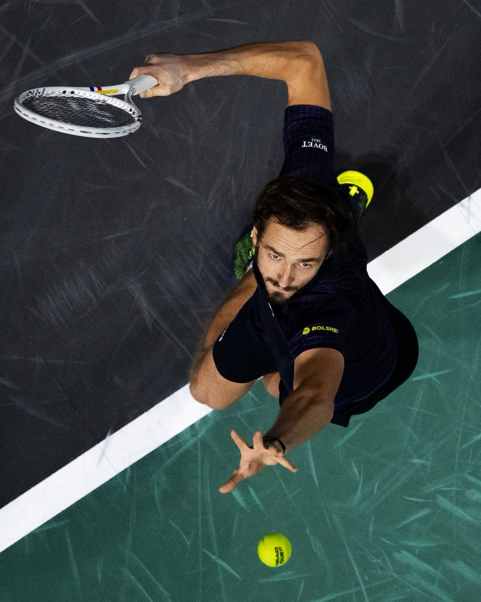 ATP: 梅德韦杰夫两盘胜穆纳尔 取巴黎大师赛首胜