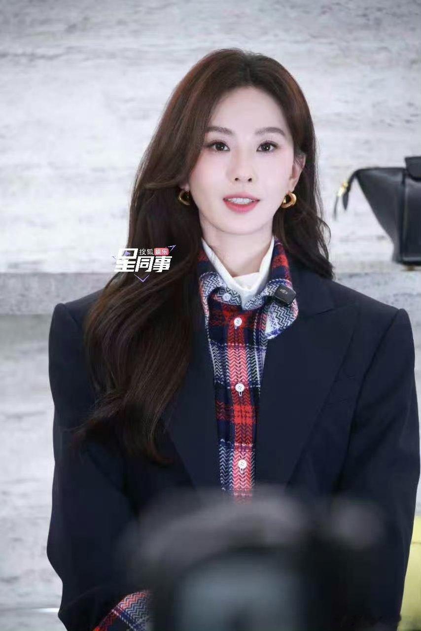 刘诗诗上海活动，好久不见我的新鲜一姐！！美就一个字