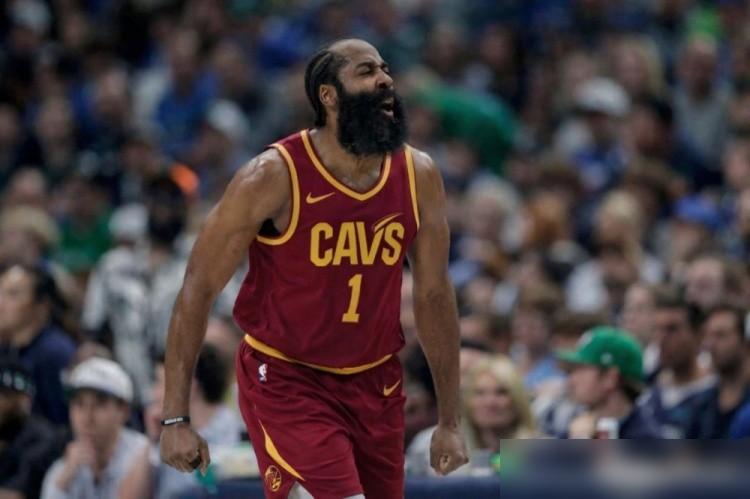 骑士这波三连胜，哈登是真的顶。米切尔状态波动或者缺阵的时候，他连续三场扛着