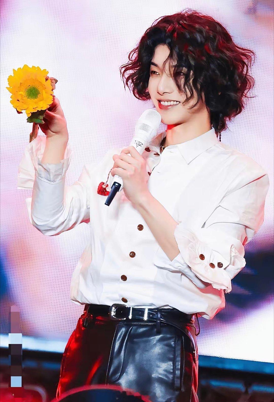 本来以为，华晨宇抚仙湖演唱会取消，他会受到影响，没想到，他在短时间内就调整好了状