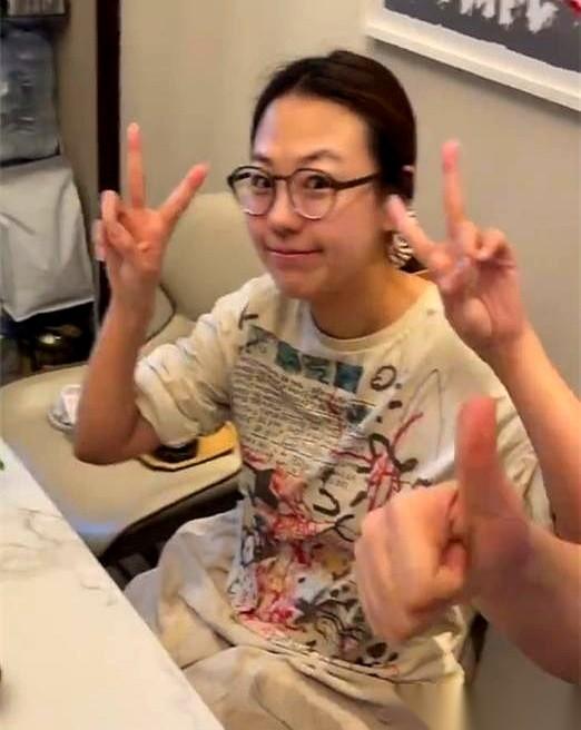 德云社新提拔的副总烧饼，前脚刚官宣，后脚就自己组了个局，请龙字科的新人吃饭。一