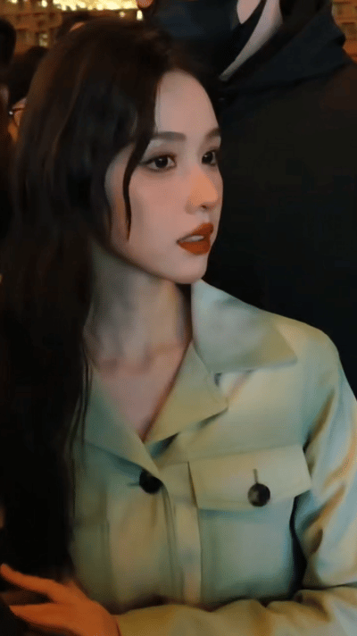 陈都灵今日线下活动，是红气养人吗