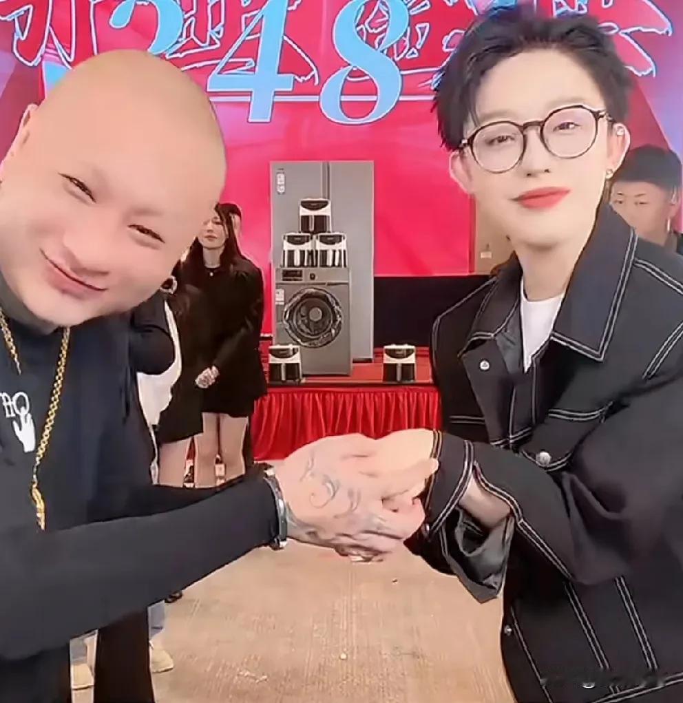 方丈与娜美和好！方丈和娜美在仙洋活动上握手言和，方丈：