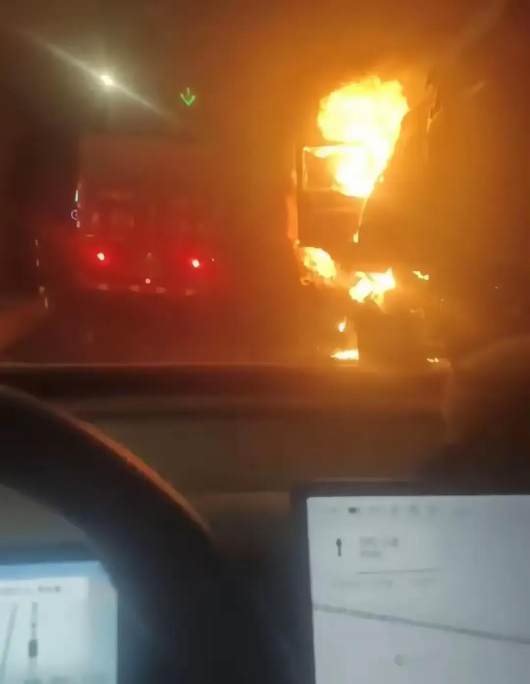 “我可能出不去了”，25岁山东小伙一句话看哭全网，那个山东小伙在隧道里留完遗言，