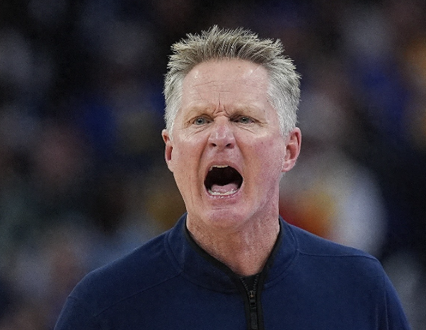 勇士崩坍的开始就是用首轮签选了那几个没有NCAA精英的毛坯球员科尔想要的球员是