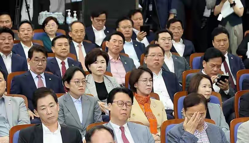 亲韩派内讧，特检法顺利通过什么？韩国最大在野党国民力量党