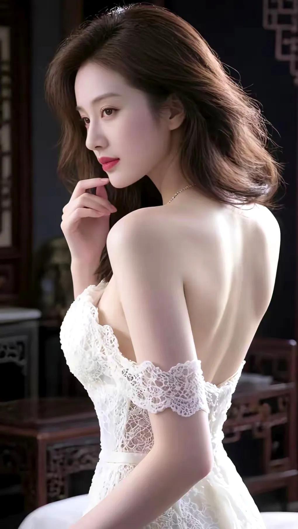 情浓极致每忘语，执手凝噎亦无言。