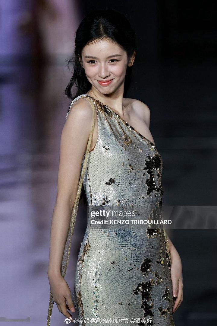 窝也这丰满的臀！！！​​​