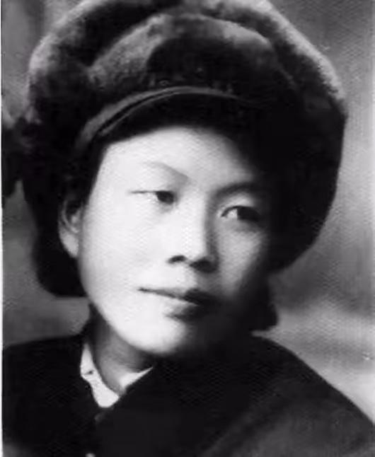 1958年，毛主席路过沈阳，邓华备了一桌湘菜，满心以为主席要夸他。谁知主席扫