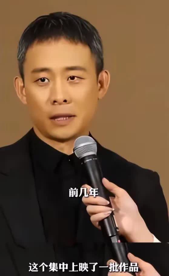 打脸！休息不到两个月张译又出来捞钱了。网友说，不是听说你息影了吗？张译回答:“我