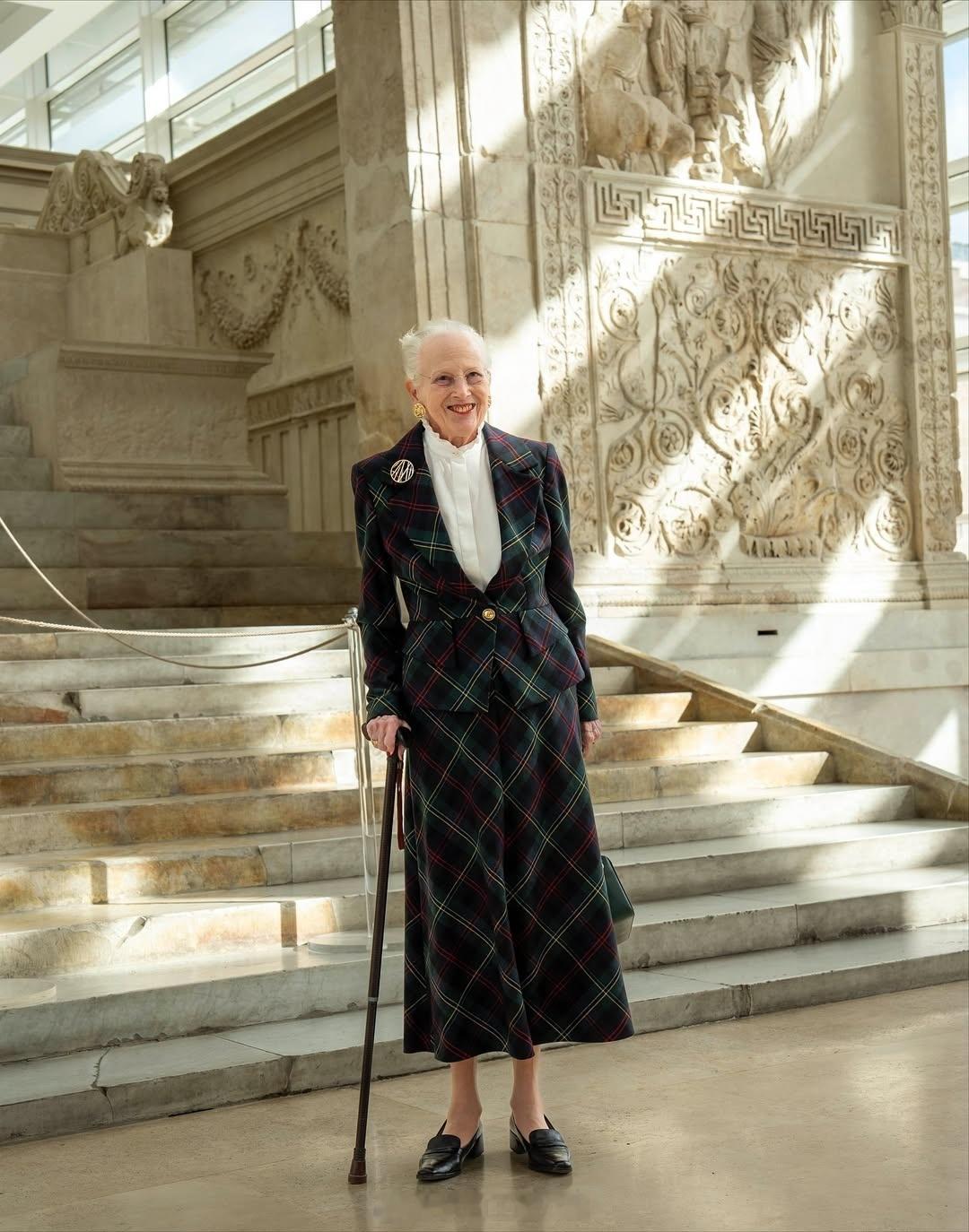 时尚贵圈老太太时尚又来咯，算上个月第二期的补档。主要来自丹麦玛格丽特二世访问罗