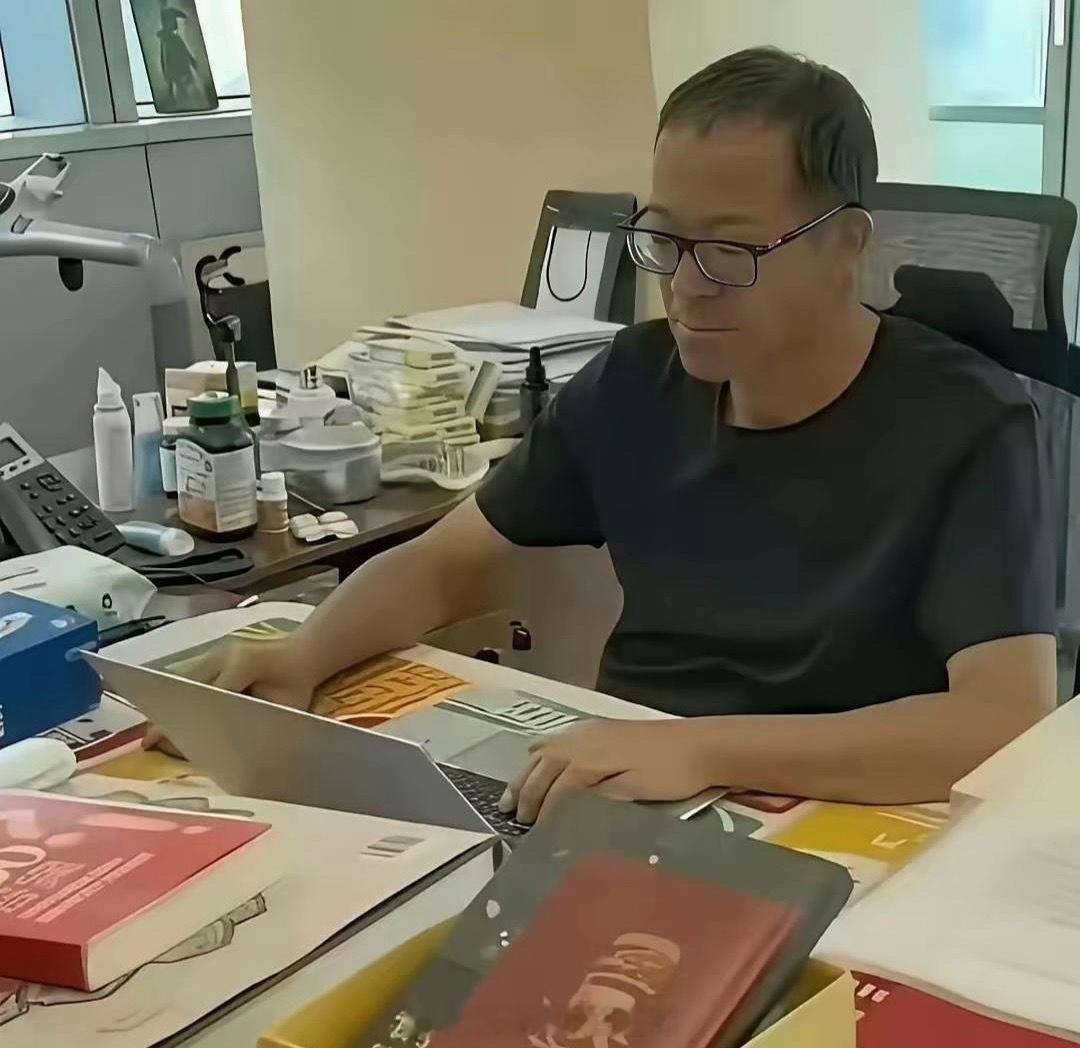 左边是董宇辉的办公室，右边是俞敏洪的办公室，你觉得怎么样