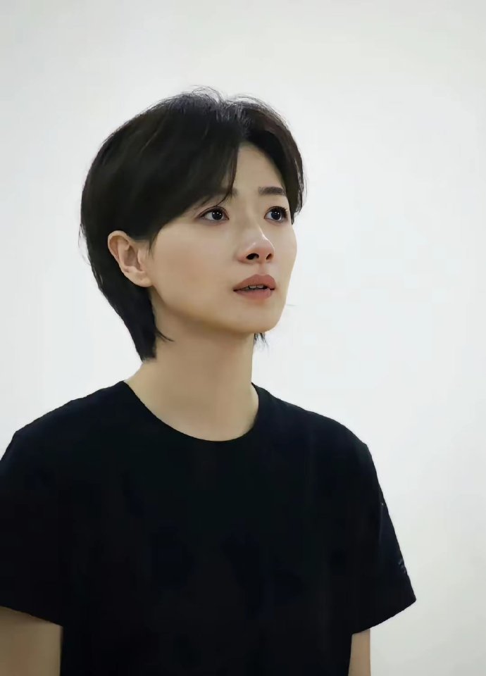 万茜这张短发造型直接封神，高级的简直不像话​​​