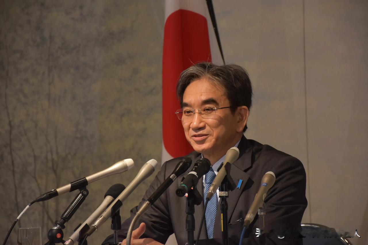 日本高层终于有人说了句人话？很多人以为日本政坛全是高市早苗这种疯子。错了！真相是
