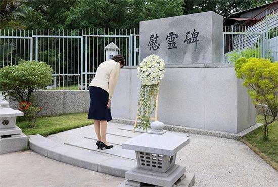 高市早苗的两手准备。一手是中国知难而退了，高市早苗赢了，有很高的支持率，她继续当