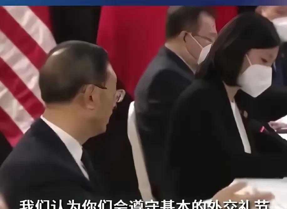 这阵子，泽连斯基被美国耍得晕头转向，还一个劲儿地遭羞辱，不少人就联想到拜登当权时