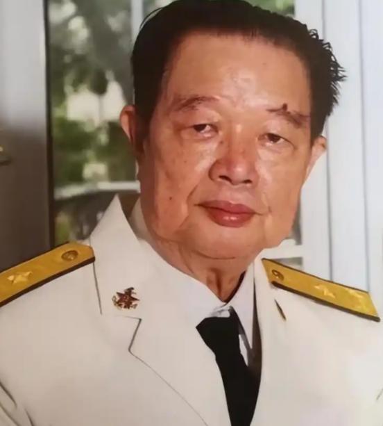 中国一直秉持着“不开第一枪”的原则，这是我们的大国担当和和平诚意。但这并不意