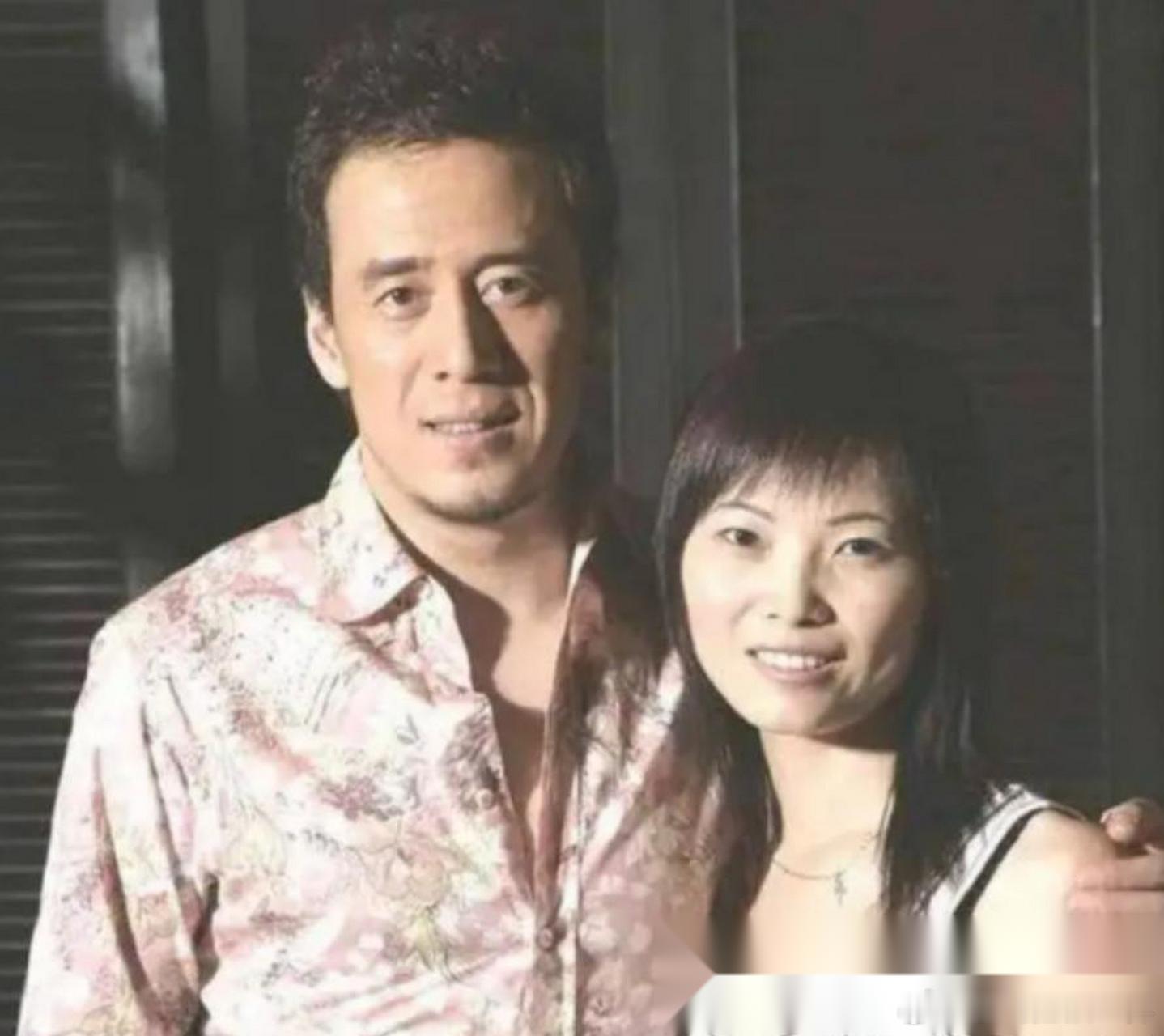杨坤，可惜了！虽然有钱，虽然专一，虽然唱歌好听但这辈子估计很难有女人肯嫁他