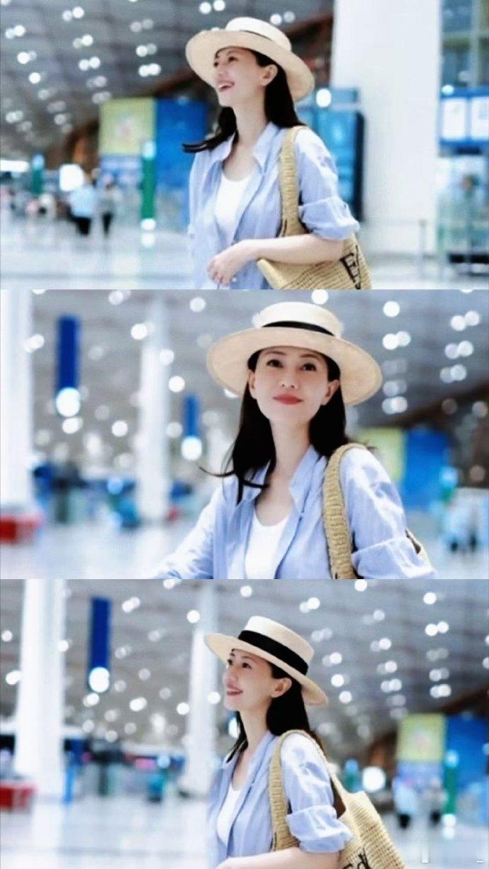 高圆圆机场出发像去戛纳度假这么美谁能错过！！看着高圆圆的机场出发图，真的很像是去