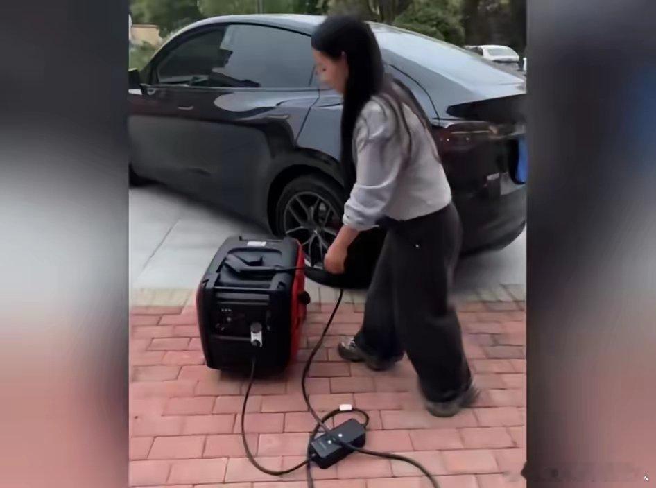 一台电车开到加油站，和师傅说：92的加满！”师傅愣了说：大姐，您这是电车呀？”大