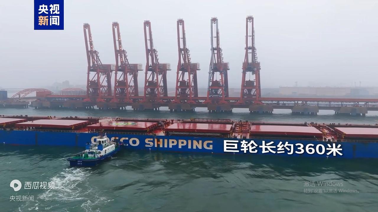 一次靠泊，告诉你什么叫做真正的“海上巨无霸”昨天清晨六点二十分，当很多人还在