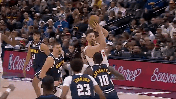 绝世好腰啊，阿门这球太难了……但凡换一个人都做不出来这样的动作！阿门背对篮筐接