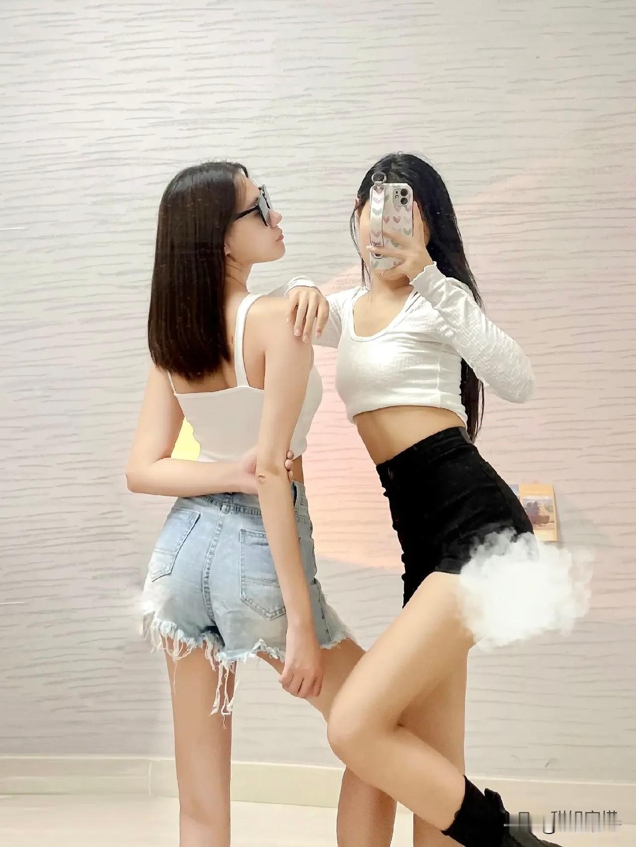 闺蜜自拍，甜美穿搭，一起凹造型！👯‍♀️📸