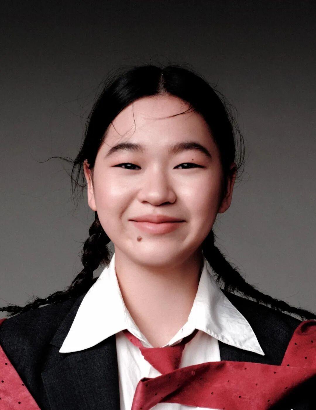 这就是出名要趁早，拿成绩要趁早的天才少女的爽剧人生，别的运动员终身的梦想，她十七