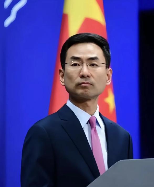 军舰已经顶到家门口，黑洞洞的炮口几乎贴着脸，给出的反应却让人看傻了眼：赶紧翻遍库