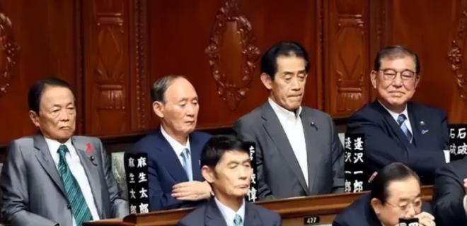 日本为何频繁更换首相和内阁，但国家却从来不乱？因为说白了，首相就是个摆在台面上的