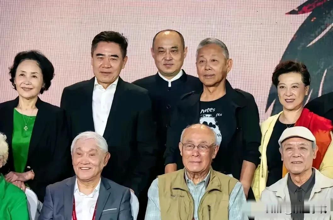 哇塞！大咖云集！老了！都老了！但气色还不错！80年代最帅的男演员达式常已经两