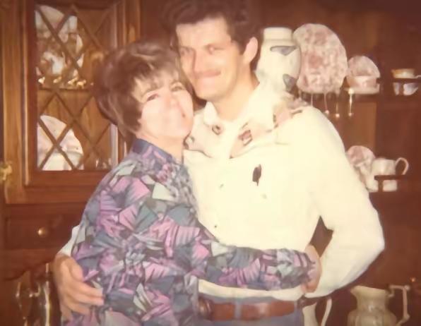 1963年，美国长岛，一个韩战老兵说出门买烟，从此人间蒸发，妻子告诉四个孩子：别