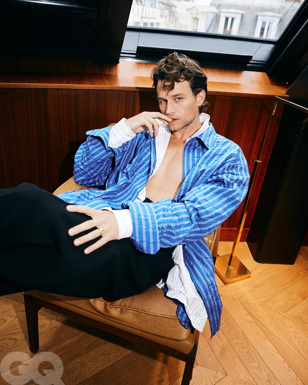 BrandonFlynn为英国《GQ》拍摄性感帅气新写真~~😘😘[