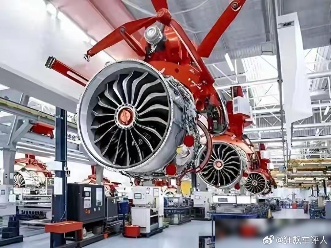 歼-20刚公开那会儿，海外评论说它就是个外观样机。C919首飞，说是组装货，核心