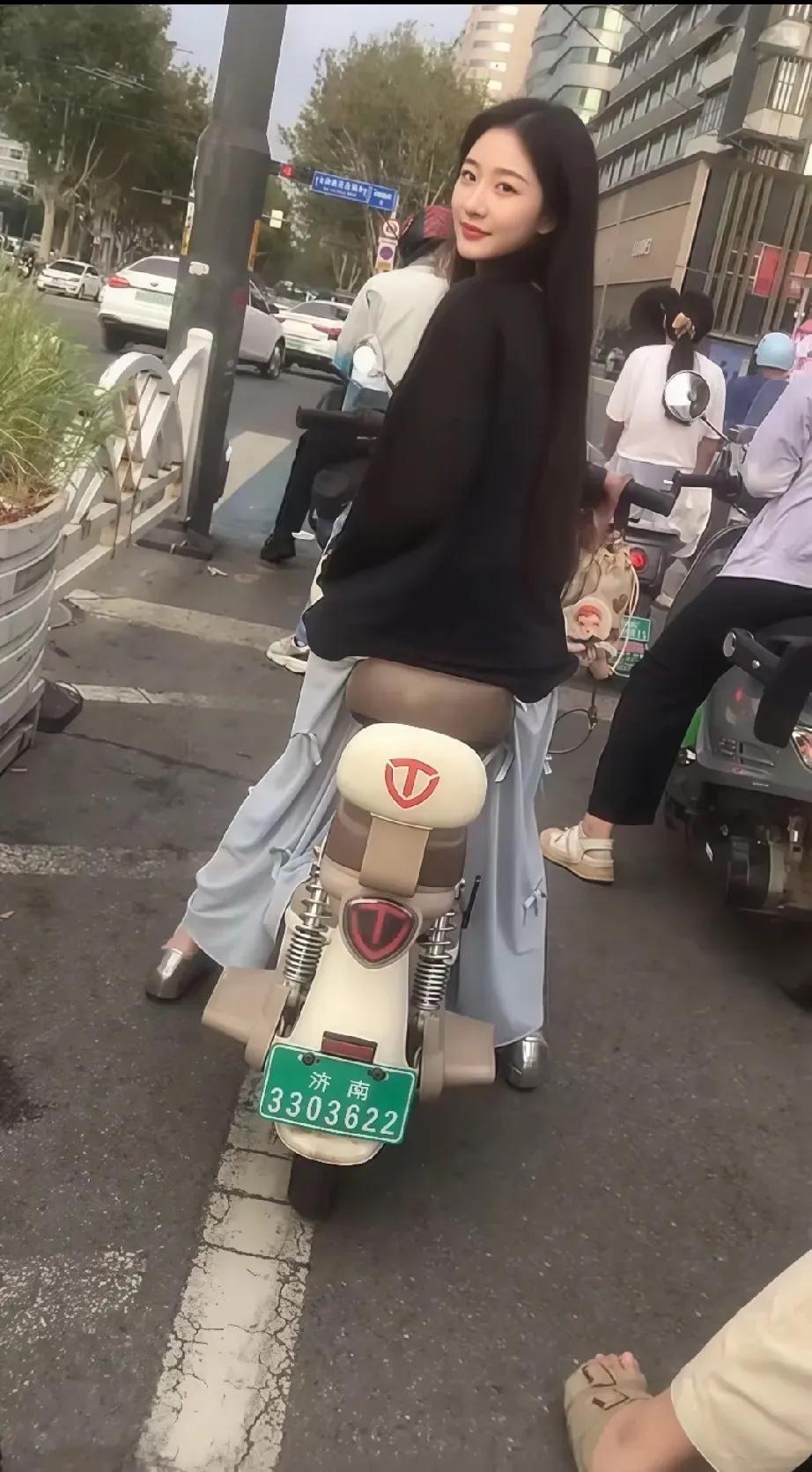 怎么样才能加她微信