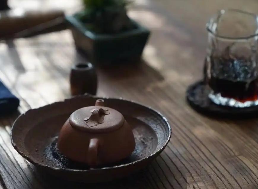 你知道吗？从嘴巴到肛门，它是一条管道。它代表的是你被世界造出来的时候，你就已经写