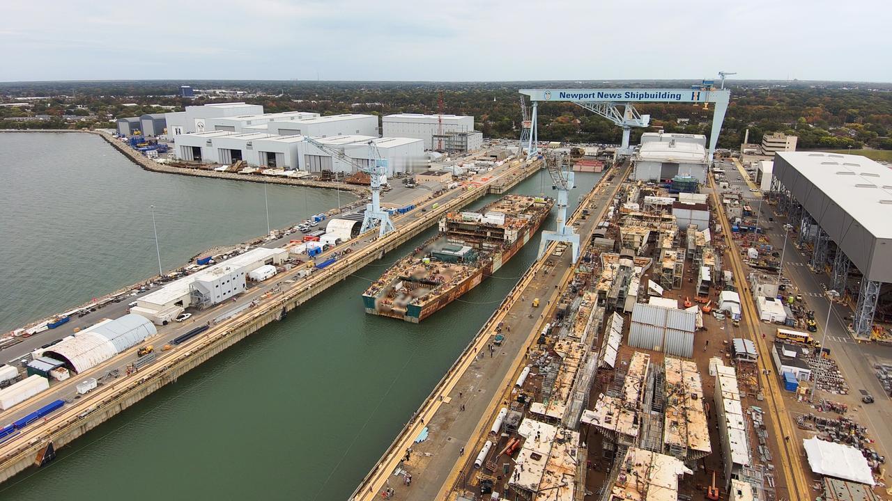 美同时建造2艘航母！照片中展示的是正在建造的航空母舰——美国企业号（CVN-8