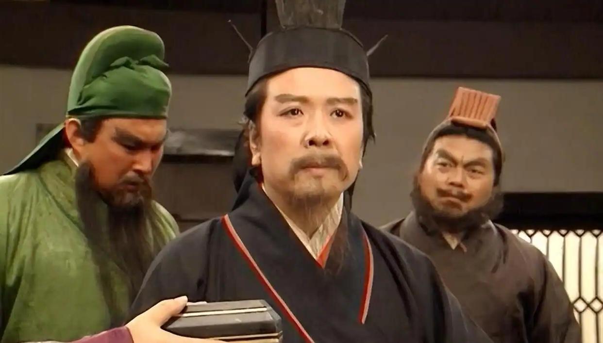 关于刘备、关羽、张飞是否真的是结义兄弟的问题，历史上有一定的争议和不同的记载。