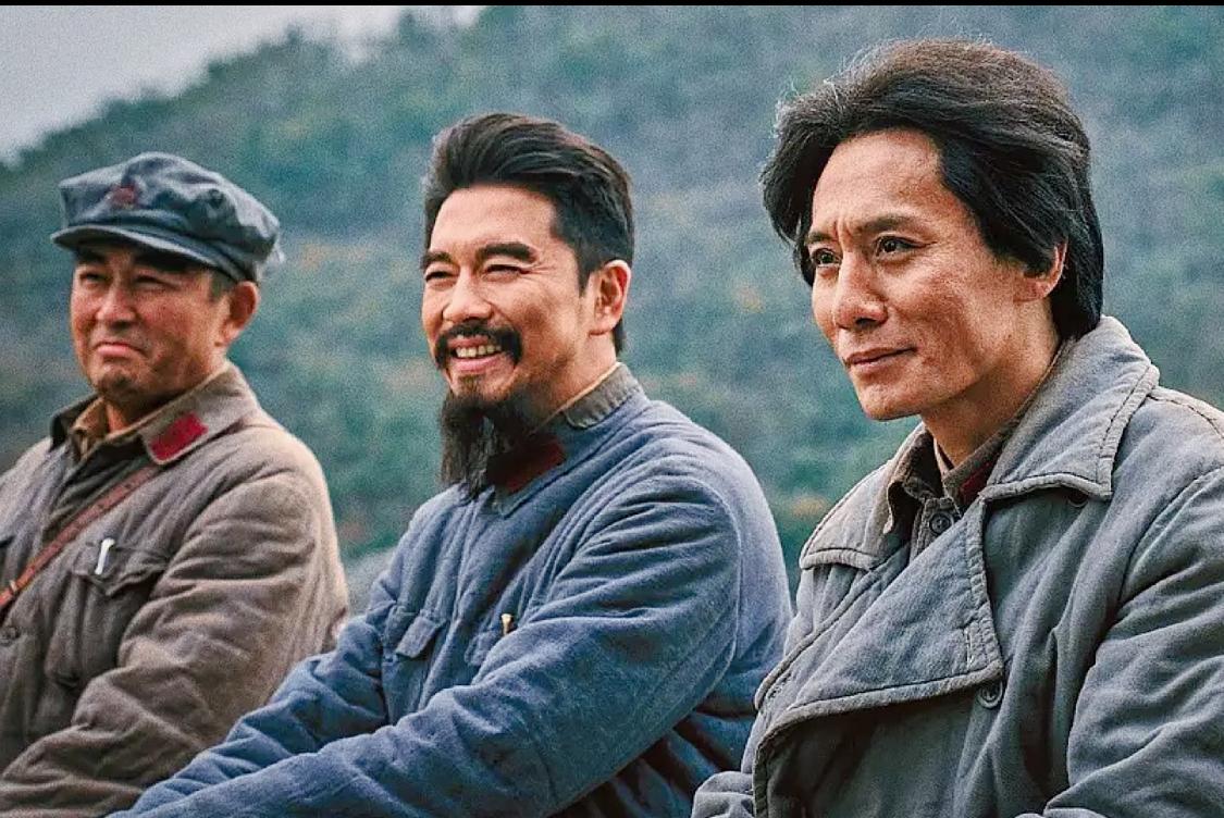 全网吵翻，口碑两极！今晚亲自去看了《四渡》，有3个惊喜，1个遗憾：1️⃣最